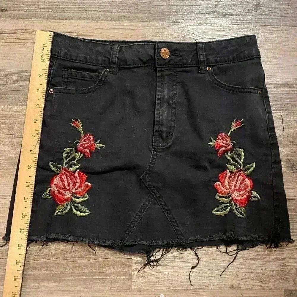 Urban Heritage Mini Skirt 